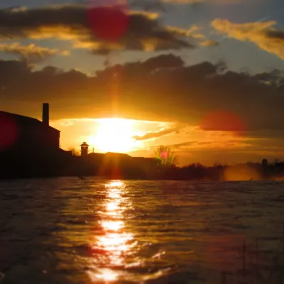 Couché de soleil sur l eau